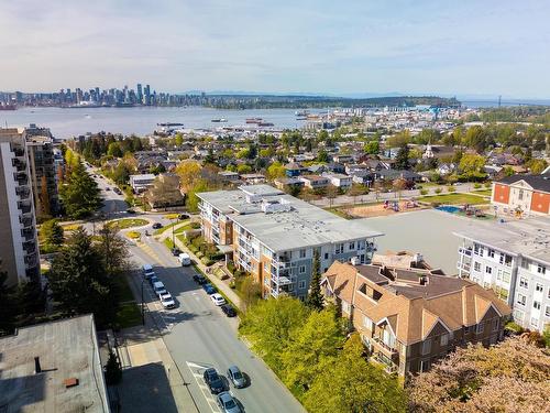 206 717 Chesterfield Avenue, North Vancouver, BC 