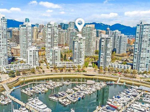 3R 1077 Marinaside Crescent, Vancouver, BC 