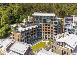 104 6687 NELSON AVENUE  West Vancouver, BC V7W 2B2