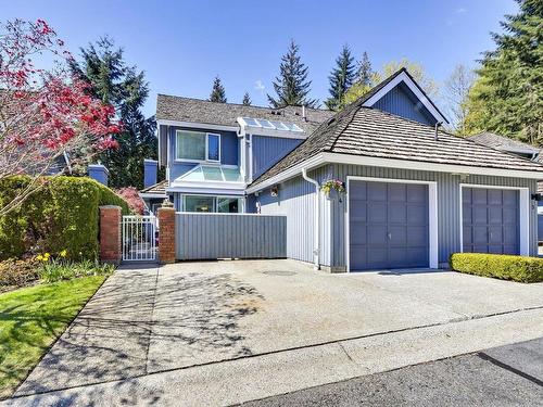 4 1925 Indian River Crescent, North Vancouver, BC 