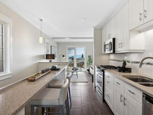 264 W 6Th Street, North Vancouver, BC 