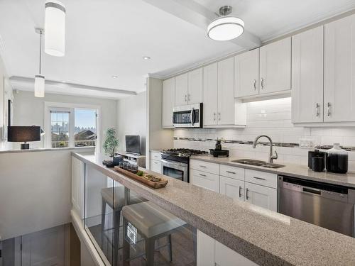 264 W 6Th Street, North Vancouver, BC 