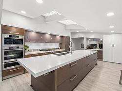 242 ONSLOW PLACE  West Vancouver, BC V7S 1K5