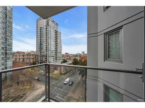 807 58 Keefer Place, Vancouver, BC 