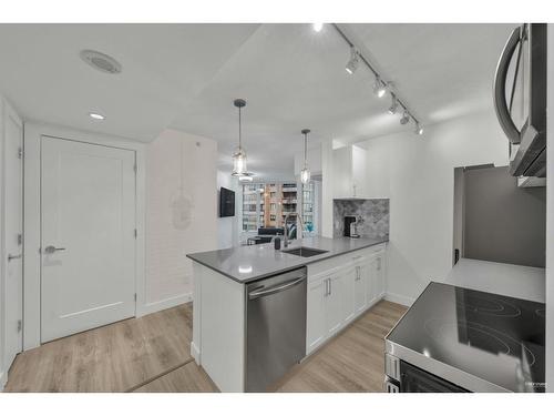 807 58 Keefer Place, Vancouver, BC 