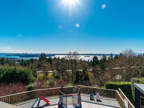 2289 Westhill Drive, West Vancouver, BC 