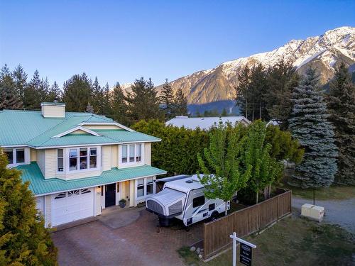 7392 Larch Street, Pemberton, BC 