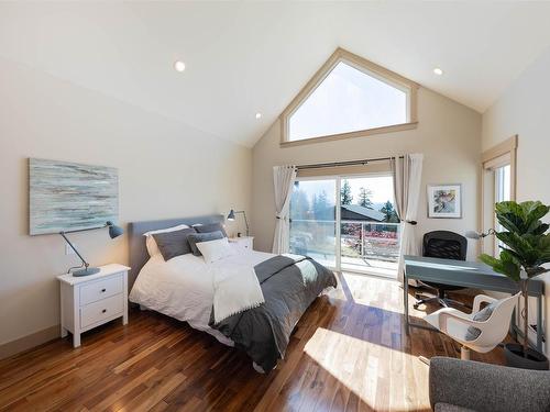 5936 Barnacle Street, Sechelt, BC 