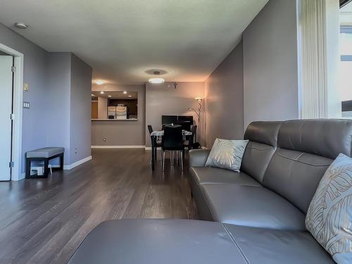 704 8120 Lansdowne Road, Richmond, BC 