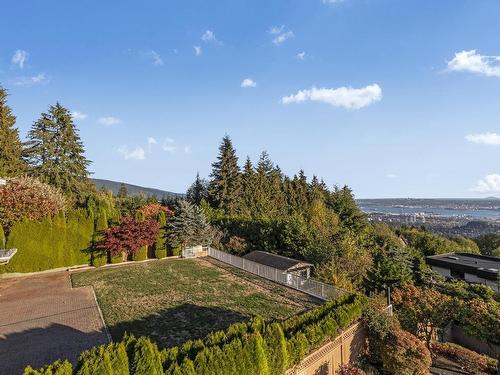 1545 Chartwell Drive, West Vancouver, BC 