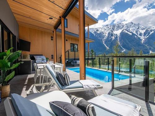 7667 Cerulean Drive, Pemberton, BC 