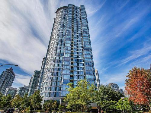 2208 1033 Marinaside Crescent, Vancouver, BC 