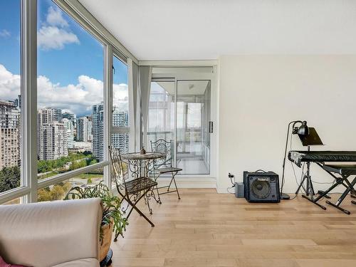 2208 1033 Marinaside Crescent, Vancouver, BC 