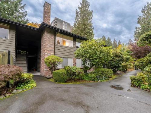 312 235 Keith Road, West Vancouver, BC 