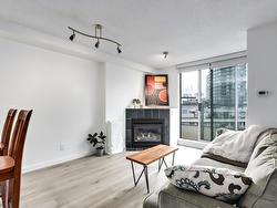 810 63 KEEFER PLACE  Vancouver, BC V6B 6N6