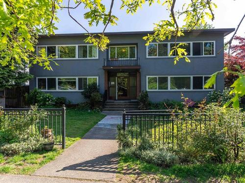 8 369 W 4Th Street, North Vancouver, BC 