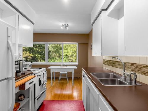 8 369 W 4Th Street, North Vancouver, BC 
