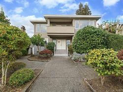 1159 INGLEWOOD AVENUE  West Vancouver, BC V7T 1Y4