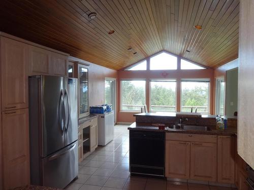 8924 Armstrong Way, Halfmoon Bay, BC 