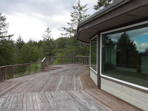 8924 Armstrong Way, Halfmoon Bay, BC 