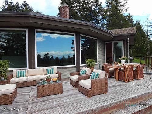 8924 Armstrong Way, Halfmoon Bay, BC 