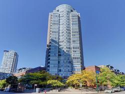 2207 63 KEEFER PLACE  Vancouver, BC V6B 6N6