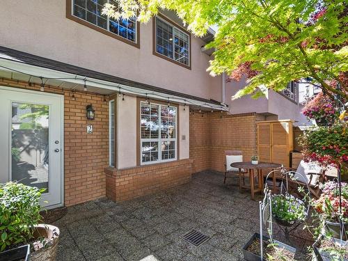 2 225 W 16Th Street, North Vancouver, BC 