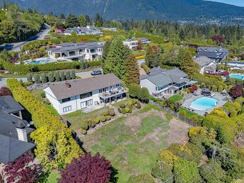 820 Knockmaroon Road, West Vancouver, BC 