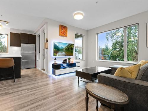305 2665 Mountain Highway, North Vancouver, BC 
