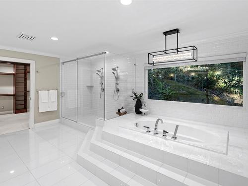 4556 Woodgreen Drive, West Vancouver, BC 