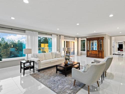 4556 Woodgreen Drive, West Vancouver, BC 