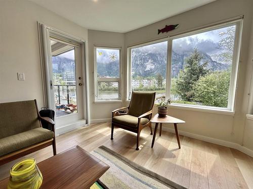 209 1468 Pemberton Avenue, Squamish, BC 