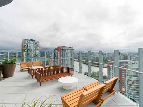 385 87 Nelson Street, Vancouver, BC 