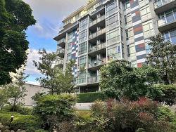 504 89 W 2ND AVENUE  Vancouver, BC V5Y 0G9