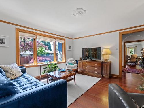 1331 13Th Street, West Vancouver, BC 