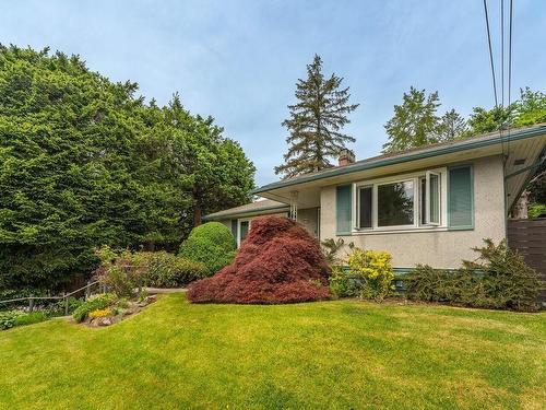 464 W 28Th Street, North Vancouver, BC 