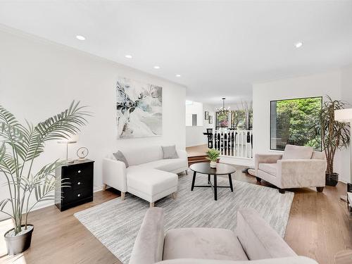 5542 Deerhorn Place, North Vancouver, BC 