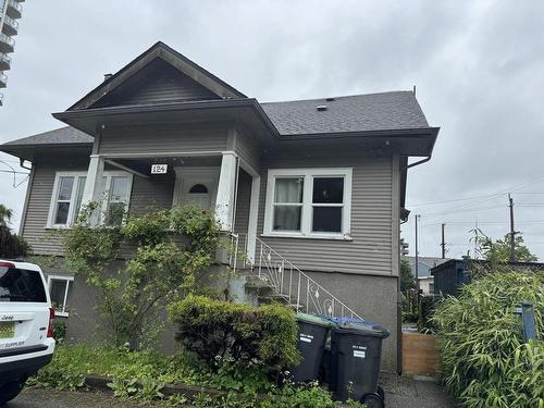 124 Mcinnes Street  New Westminster, BC V3M 3W8