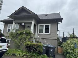 124 Mcinnes Street  New Westminster, BC V3M 3W8