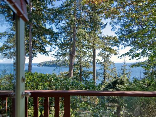 6325 Sunshine Coast Highway, Sechelt, BC 