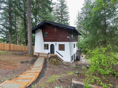 8636 Lakewood Court, Whistler, BC 