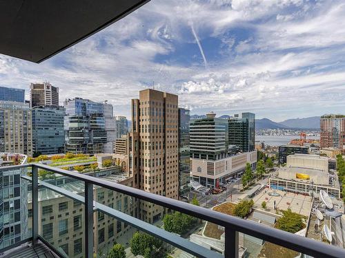 2802 233 Robson Street, Vancouver, BC 