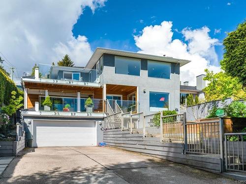 2196 Lawson Avenue, West Vancouver, BC 