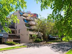 402 1819 PENDRELL STREET  Vancouver, BC V6G 1T3