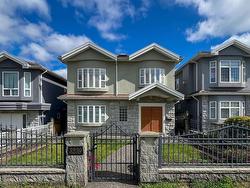 3239 E 24TH AVENUE  Vancouver, BC V5R 1G1