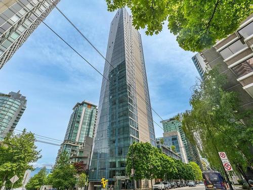 702 1499 W Pender Street, Vancouver, BC 