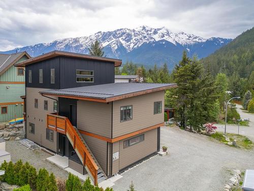 7456 Dogwood Street, Pemberton, BC 