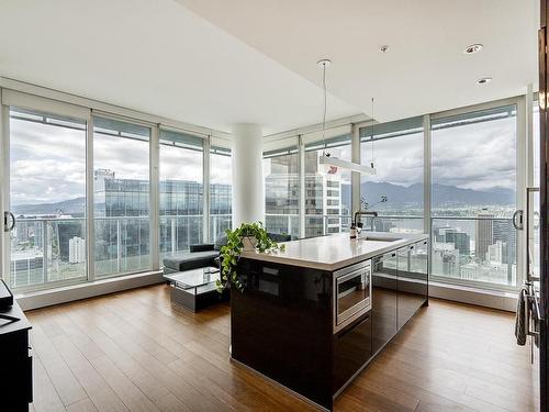 4805 777 Richards Street, Vancouver, BC 