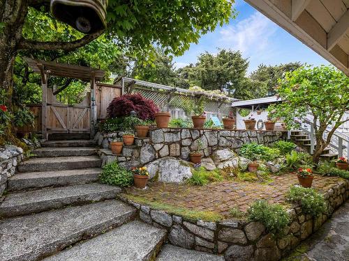 3615 Sunset Lane, West Vancouver, BC 