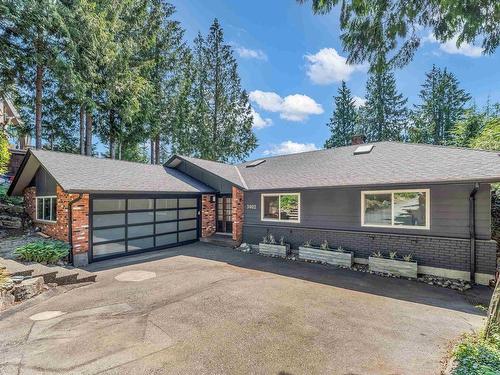 3902 Westridge Avenue, West Vancouver, BC 